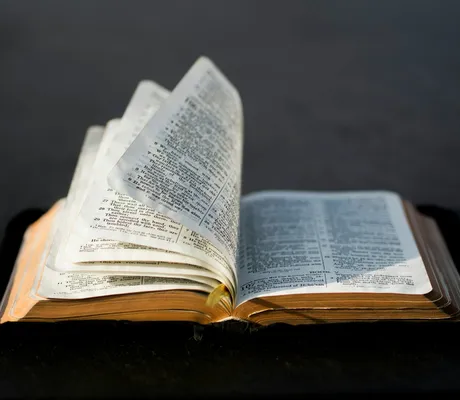 Aufgeschlagene Bibel